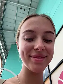 Snapshot of enjoy_my_beauty chatting on February 2, 2025, 7:30 am enjoy my beauty online show from February 2, 2025, 7:30 am