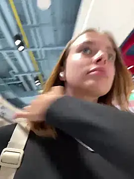 Snapshot of enjoy_my_beauty chatting on January 18, 2025, 5:10 am enjoy my beauty online show from January 18, 2025, 5:10 am