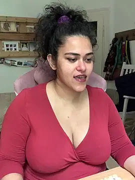 Curvydesifromgermany online show from June 10, 2026, 1:01 pm