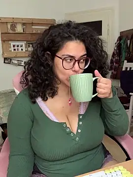 Curvydesifromgermany online show from June 16, 2026, 6:35 am