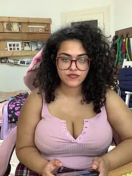 Curvydesifromgermany online show from June 9, 2026, 2:29 pm