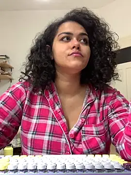 Snapshot of Curvydesifromgermany chatting on September 18, 2025, 10:40 am Curvydesifromgermany online show from September 18, 2025, 10:40 am