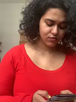 Snapshot of Curvydesifromgermany chatting on February 11, 2025, 12:15 pm Curvydesifromgermany online show from February 11, 2025, 12:15 pm