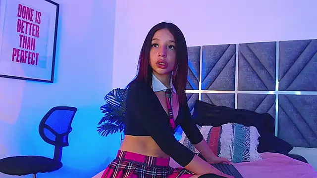 Snapshot of Laura_Dicardy chatting on November 19, 2025, 7:25 pm Laura Dicardy online show from November 19, 2025, 7:25 pm