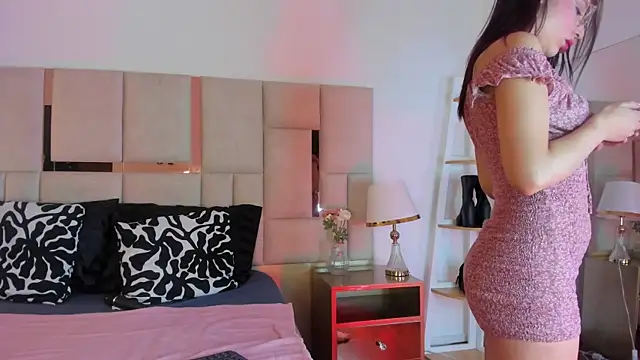 Laura Dicardy online show from May 23, 2026, 11:42 am