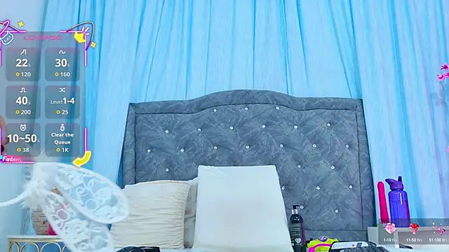 Snapshot of AuraRoss chatting on September 10, 2025, 7:02 pm AuraRoss online show from September 10, 2025, 7:02 pm