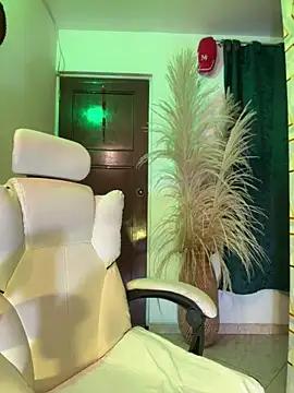 lenny boobs online show from April 15, 2026, 11:05 am