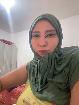 hannahayat online show from April 12, 2026, 7:39 pm