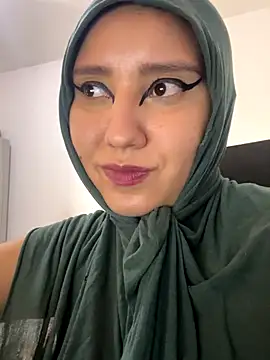 Snapshot of hannahayat chatting on November 13, 2025, 2:43 pm hannahayat online show from November 13, 2025, 2:43 pm