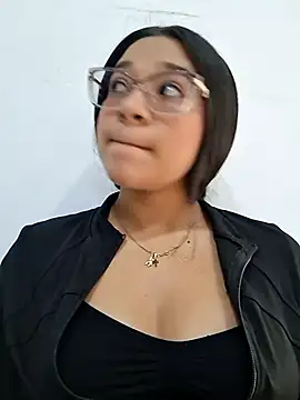 -VICKKY online show from April 7, 2026, 2:08 pm