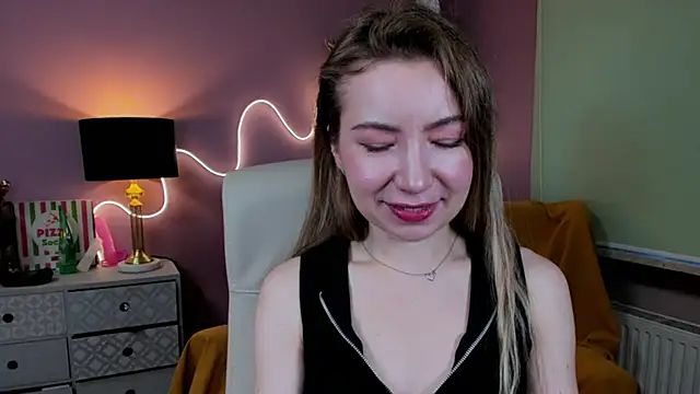 Snapshot of Mia_Tasty chatting on November 27, 2025, 7:42 am Mia Tasty online show from November 27, 2025, 7:42 am