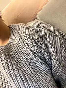 Snapshot of AnaWest chatting on December 2, 2025, 10:50 am AnaWest online show from December 2, 2025, 10:50 am