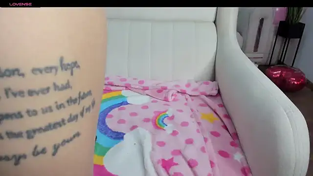 Snapshot of Emmapmg chatting on February 18, 2025, 2:59 pm Emmapmg online show from February 18, 2025, 2:59 pm