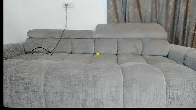 Snapshot of Emmapmg chatting on October 20, 2025, 10:49 am Emmapmg online show from October 20, 2025, 10:49 am