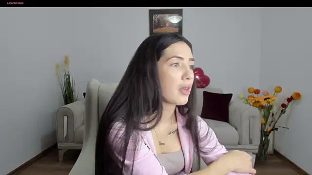 Snapshot of Emmapmg chatting on March 4, 2025, 12:33 pm Emmapmg online show from March 4, 2025, 12:33 pm