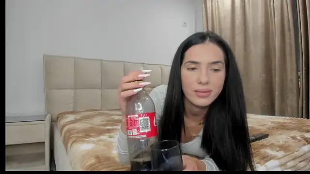 Snapshot of Emmapmg chatting on October 12, 2025, 6:31 pm Emmapmg online show from October 12, 2025, 6:31 pm