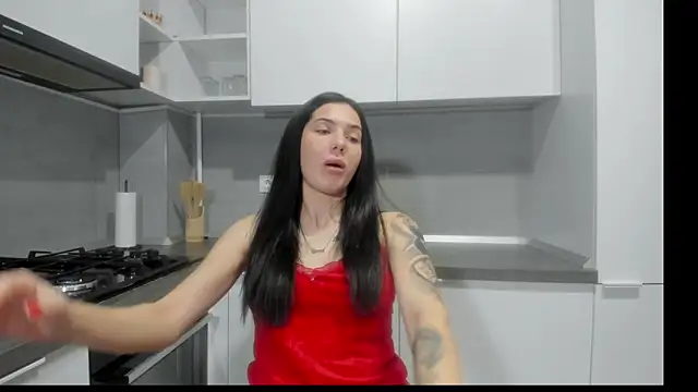 Emmapmg online show from February 17, 2026, 11:02 pm