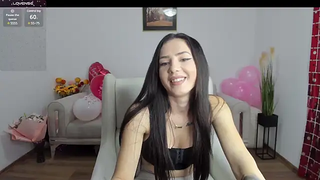 Snapshot of Emmapmg chatting on February 11, 2025, 12:36 pm Emmapmg online show from February 11, 2025, 12:36 pm