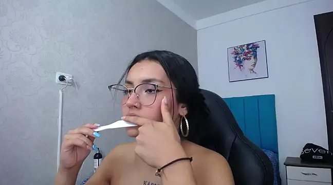 Snapshot of antonella_sweetlittle chatting on March 14, 2025, 6:29 pm antonella sweetlittle online show from March 14, 2025, 6:29 pm