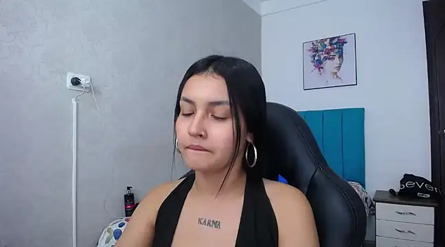 Snapshot of antonella_sweetlittle chatting on March 18, 2025, 6:39 pm antonella sweetlittle online show from March 18, 2025, 6:39 pm