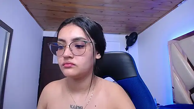 Snapshot of antonella_sweetlittle chatting on November 6, 2025, 1:15 pm antonella sweetlittle online show from November 6, 2025, 1:15 pm