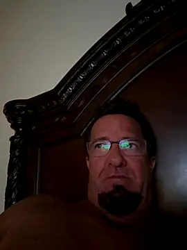 sluttydylan online show from November 15, 2025, 8:07 am