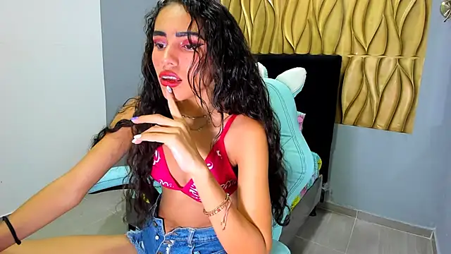 Snapshot of Evelin_shy chatting on November 8, 2025, 2:59 am Evelin shy online show from November 8, 2025, 2:59 am