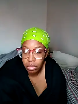 Snapshot of madamsensuale chatting on January 4, 2025, 9:31 pm madamsensuale online show from January 4, 2025, 9:31 pm