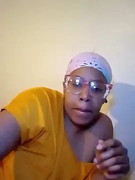 Snapshot of madamsensuale chatting on February 27, 2025, 1:41 am madamsensuale online show from February 27, 2025, 1:41 am