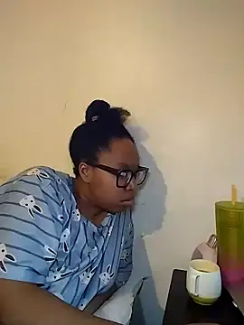 Snapshot of madamsensuale chatting on January 3, 2025, 10:19 pm madamsensuale online show from January 3, 2025, 10:19 pm