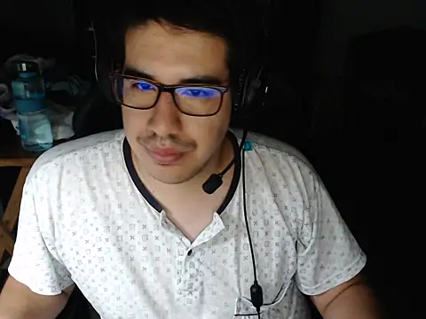 Snapshot of thealfawolf01 chatting on March 10, 2025, 12:39 am thealfawolf01 online show from March 10, 2025, 12:39 am