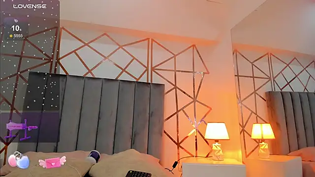 Megan Thompsonn online show from March 13, 2025, 6:45 pm