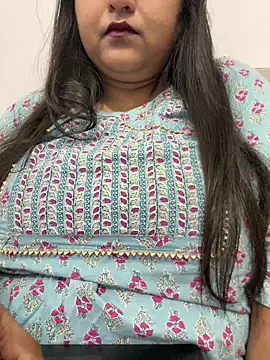 smile pretty online show from September 12, 2025, 4:07 pm