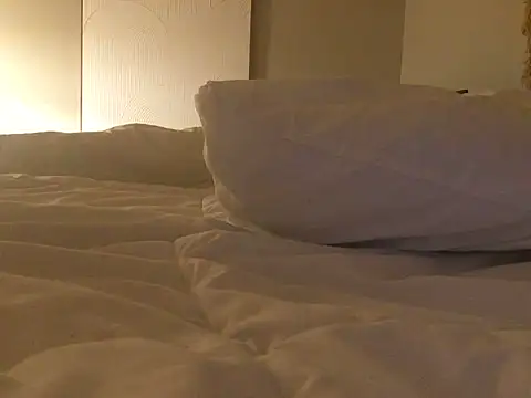 Snapshot of loveofbea chatting on December 12, 2024, 12:44 pm loveofbea online show from December 12, 2024, 12:44 pm