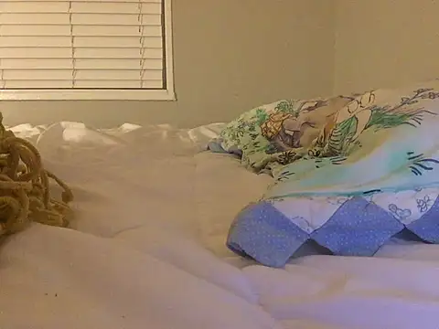 Snapshot of loveofbea chatting on January 2, 2025, 9:22 am loveofbea online show from January 2, 2025, 9:22 am