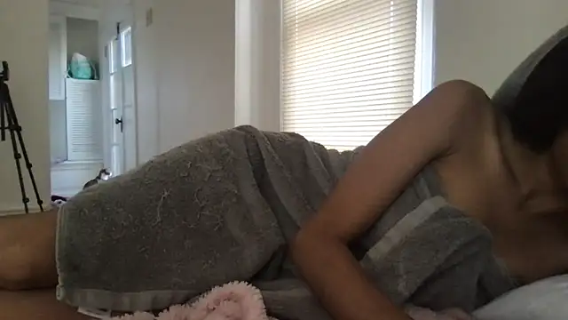 loveofbea online show from April 18, 2026, 11:05 pm