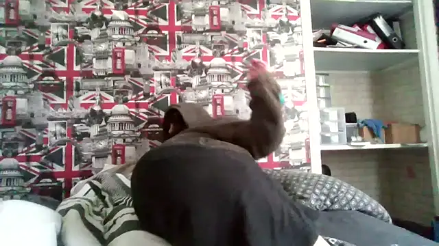 Snapshot of Lynylou chatting on September 30, 2025, 8:31 am Lynylou online show from September 30, 2025, 8:31 am