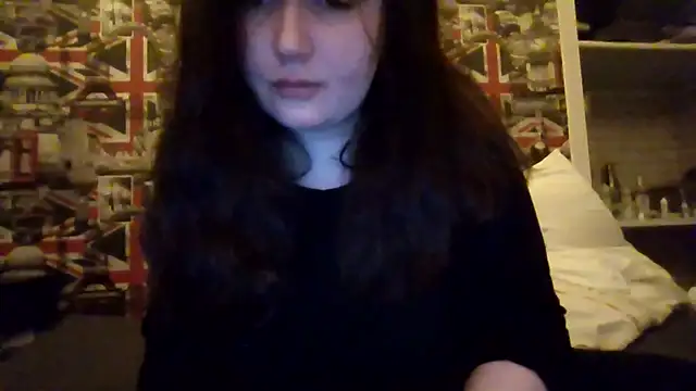 Lynylou online show from February 2, 2026, 2:32 am