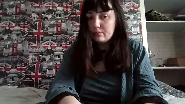 Snapshot of Lynylou chatting on November 17, 2025, 11:25 am Lynylou online show from November 17, 2025, 11:25 am