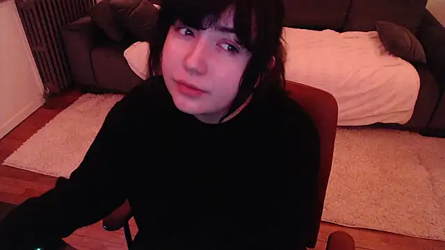 Snapshot of Lynylou chatting on January 27, 2025, 2:20 am Lynylou online show from January 27, 2025, 2:20 am