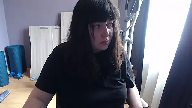 Snapshot of Lynylou chatting on September 15, 2025, 12:49 pm Lynylou online show from September 15, 2025, 12:49 pm