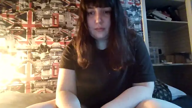 Snapshot of Lynylou chatting on September 17, 2025, 7:21 am Lynylou online show from September 17, 2025, 7:21 am