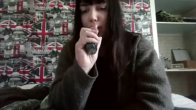 Snapshot of Lynylou chatting on November 21, 2025, 11:53 am Lynylou online show from November 21, 2025, 11:53 am