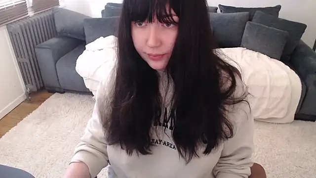 Snapshot of Lynylou chatting on March 4, 2025, 10:24 am Lynylou online show from March 4, 2025, 10:24 am