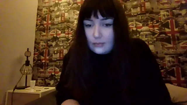 Snapshot of Lynylou chatting on December 16, 2025, 8:02 pm Lynylou online show from December 16, 2025, 8:02 pm