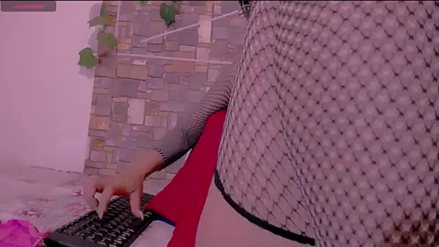 CrazyRousex online show from January 6, 2026, 2:21 pm