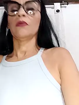 Snapshot of BarbaraMature chatting on September 18, 2025, 6:11 pm BarbaraMature online show from September 18, 2025, 6:11 pm