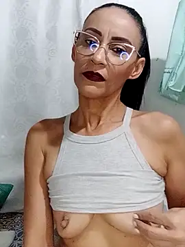 Snapshot of BarbaraMature chatting on March 17, 2025, 6:21 pm BarbaraMature online show from March 17, 2025, 6:21 pm