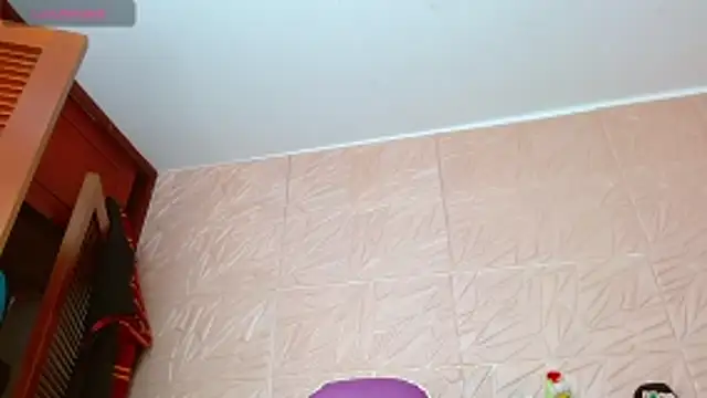 Snapshot of kendallsweet7 chatting on November 15, 2025, 2:21 pm kendallsweet7 online show from November 15, 2025, 2:21 pm