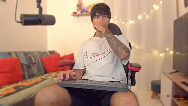 justin stark7 online show from February 16, 2026, 1:43 pm